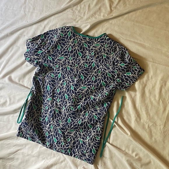 Scrub top - Picture 2 of 2